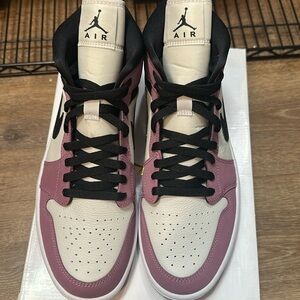 [DC7267-500] WOMENS AIR JORDAN RETRO 1 MID SE